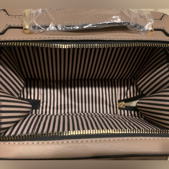 Guitar Strap Crossbody Convertible Purse - Picture 6 of 7